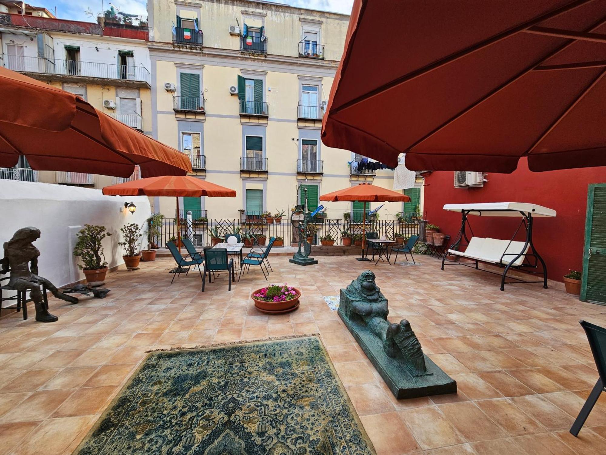 The Spanish Palace Rooms, Suites Apartments & Terraces Neapel Exterior foto