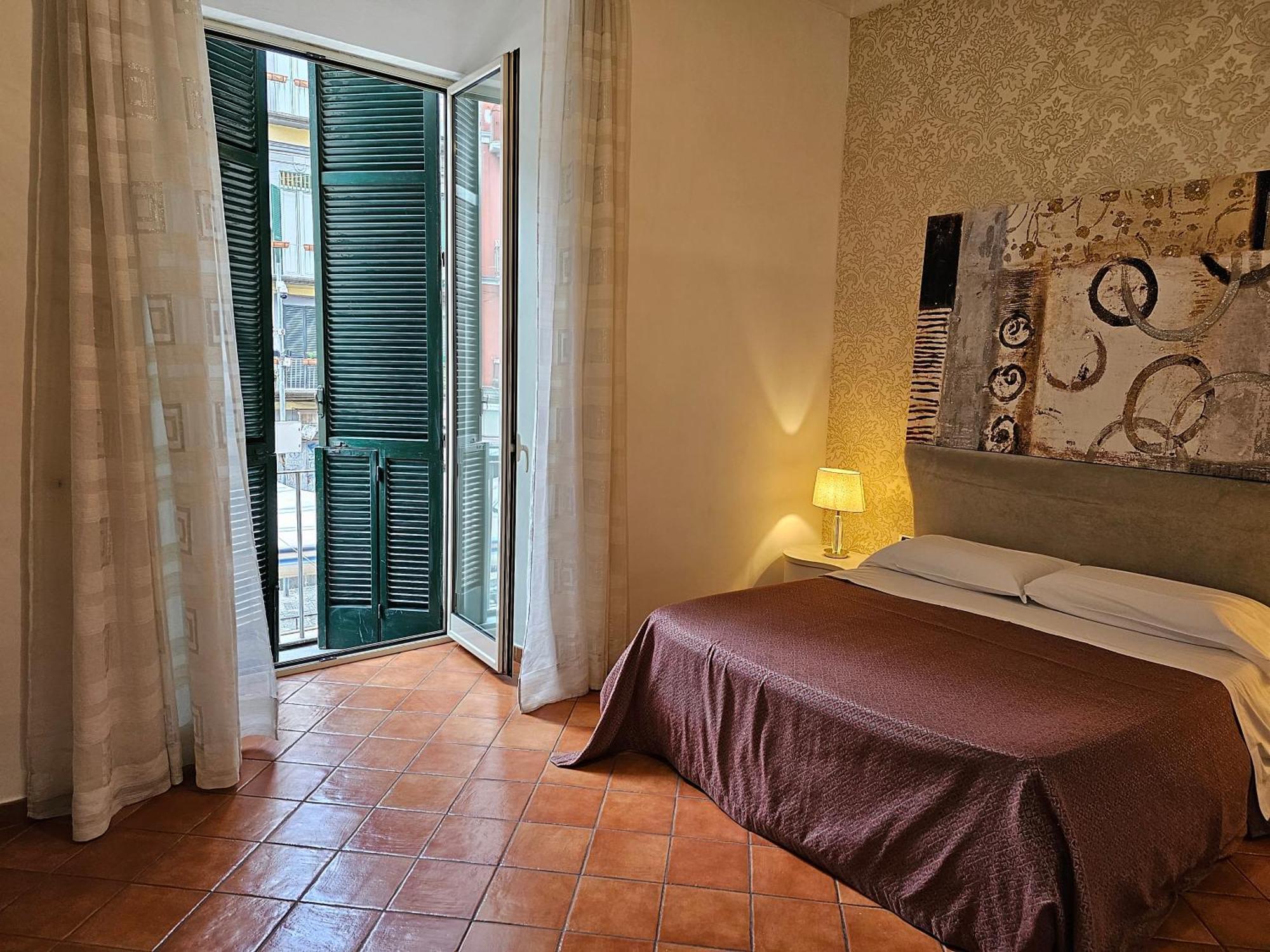 The Spanish Palace Rooms, Suites Apartments & Terraces Neapel Zimmer foto